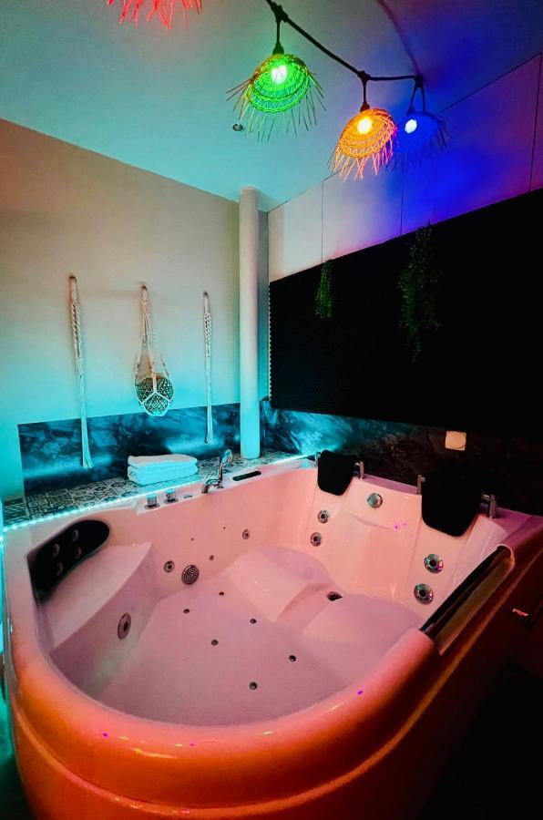 Jacuzzi Love Room Paris Exterior foto